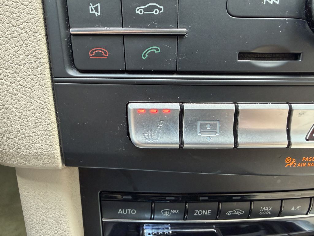 2016 Mercedes-Benz E-Class Image 29