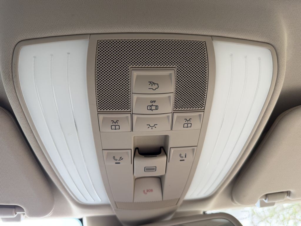 2016 Mercedes-Benz E-Class Image 34