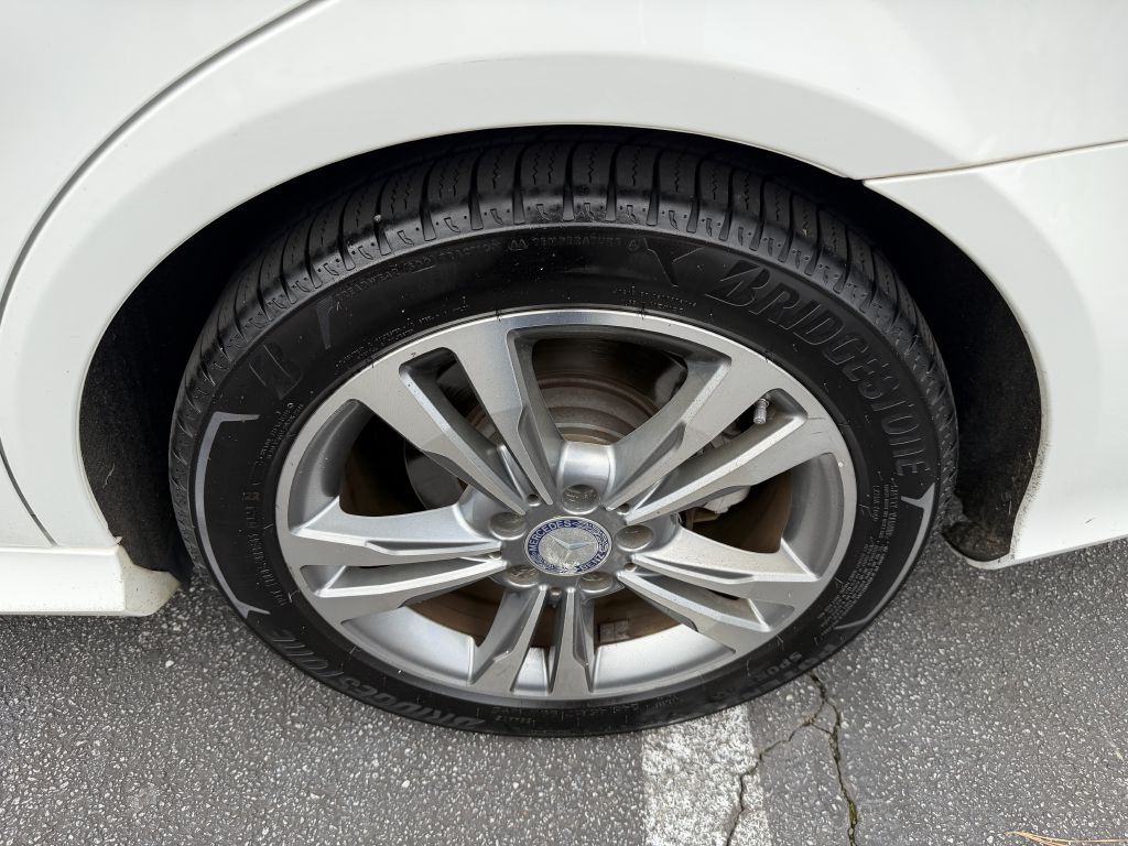 2016 Mercedes-Benz E-Class Image 36