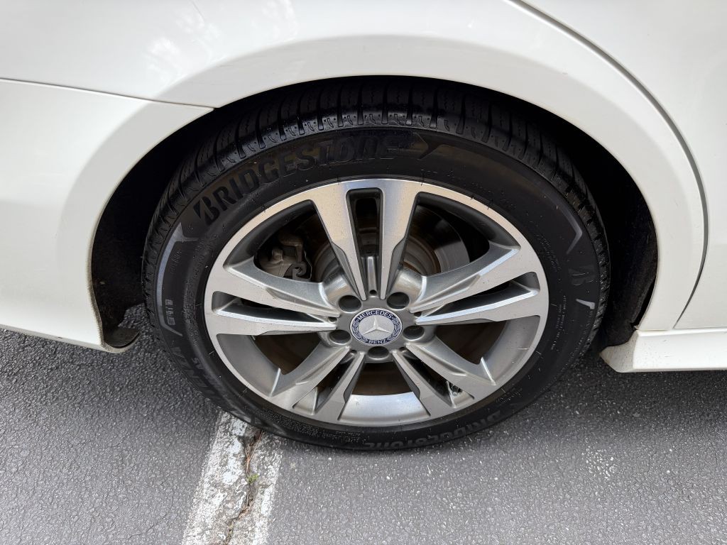 2016 Mercedes-Benz E-Class Image 37