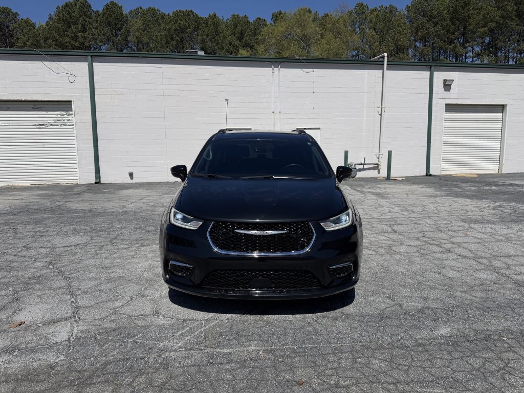 2022 Chrysler Pacifica Image 2