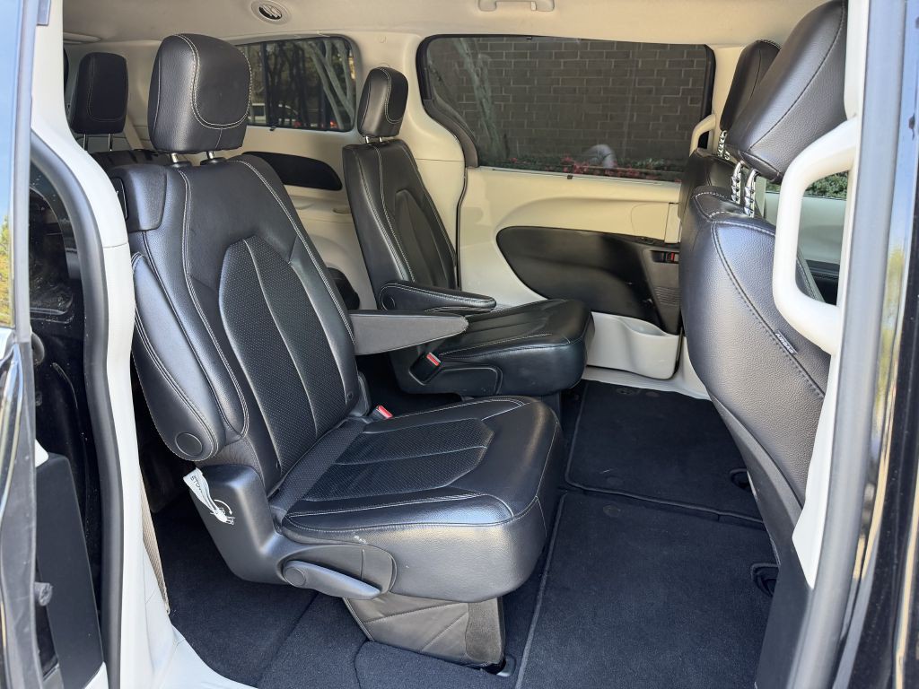 2022 Chrysler Pacifica Image 14
