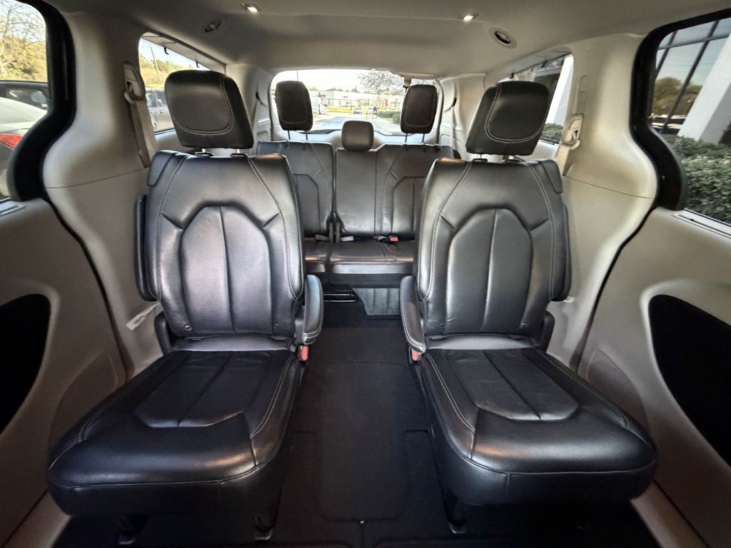 2022 Chrysler Pacifica Image 17