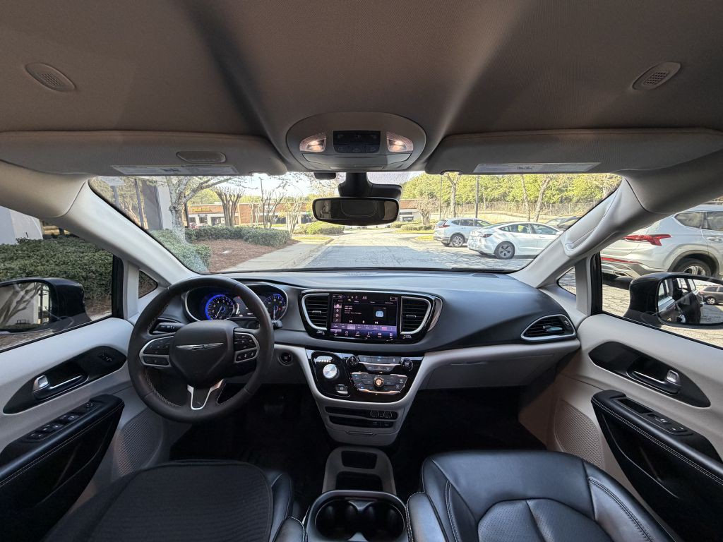 2022 Chrysler Pacifica Image 18