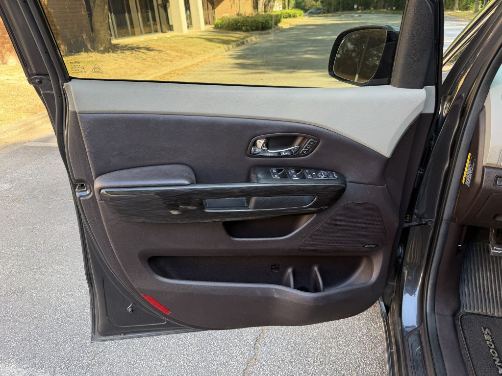 2016 Kia Sedona Image 10