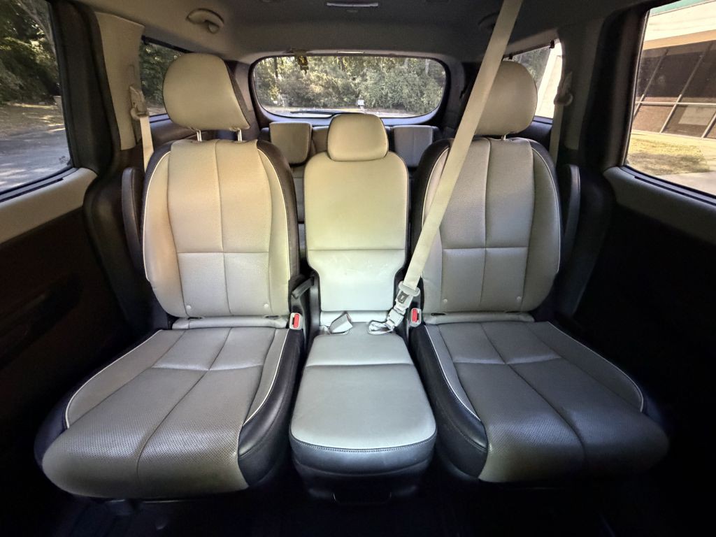 2016 Kia Sedona Image 17