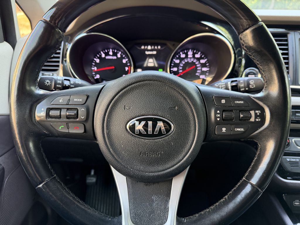 2016 Kia Sedona Image 23
