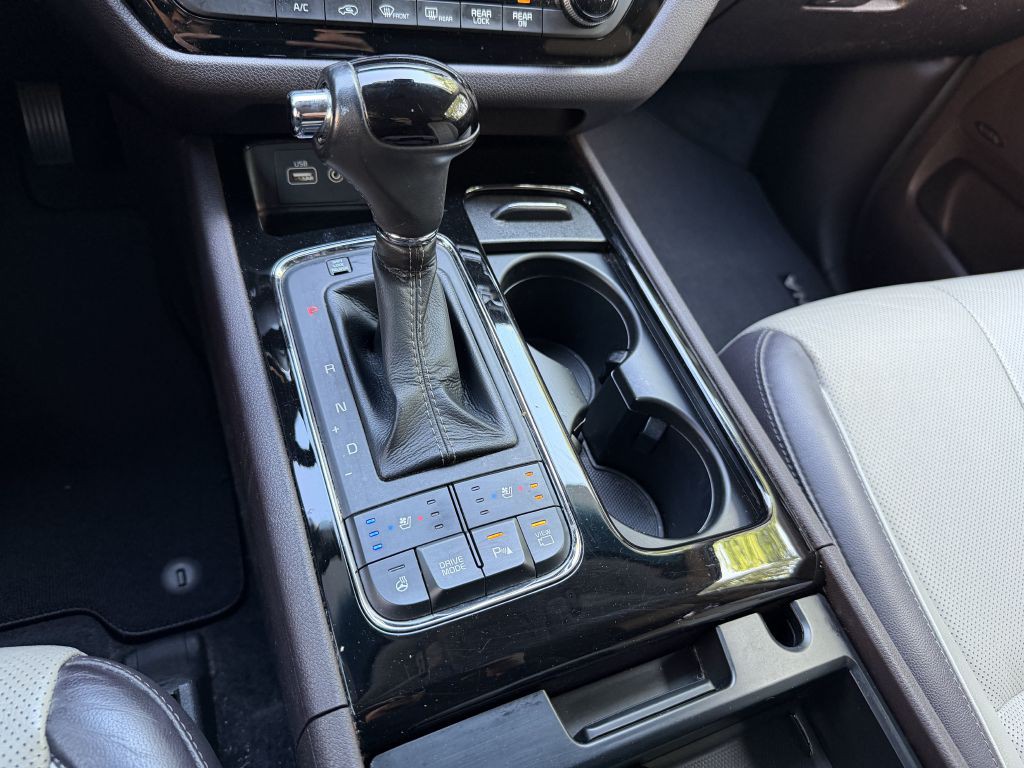 2016 Kia Sedona Image 28