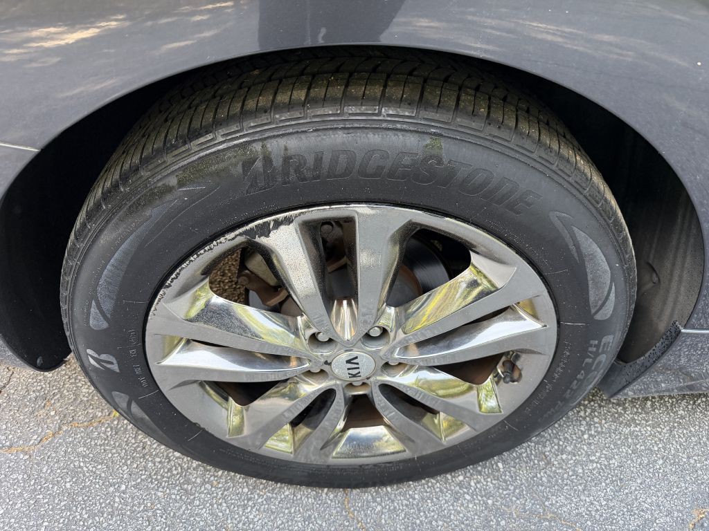 2016 Kia Sedona Image 35