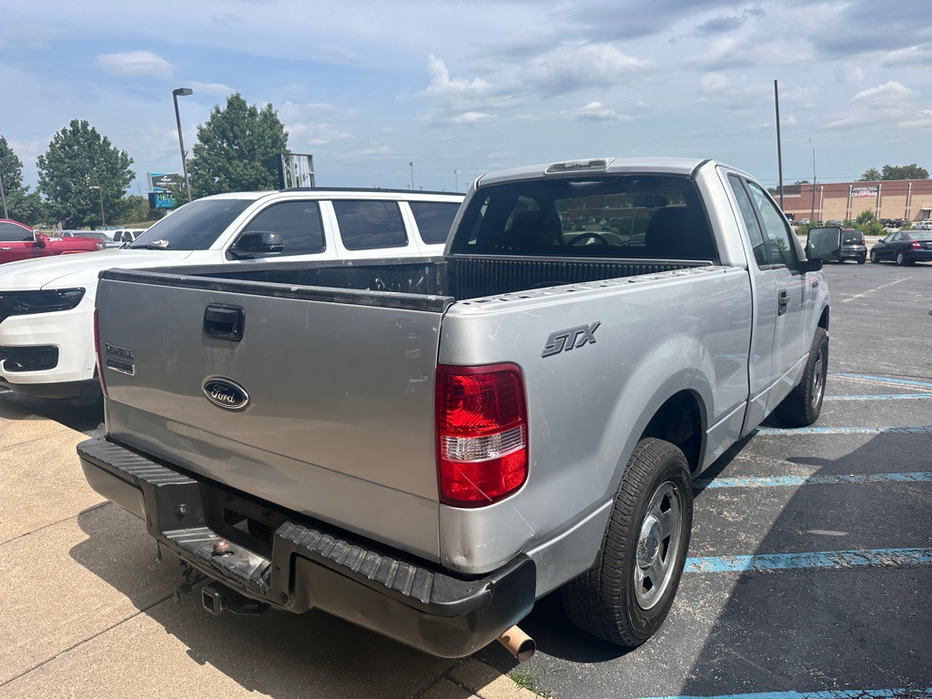 2005 Ford F-150 Image 4