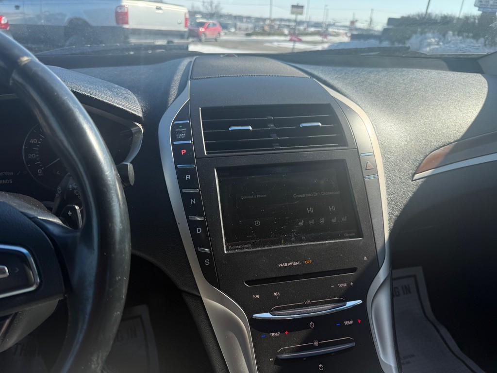 2015 Lincoln MKZ Image 19