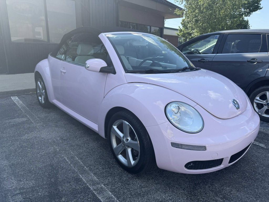 2010 Volkswagen Beetle Image 4