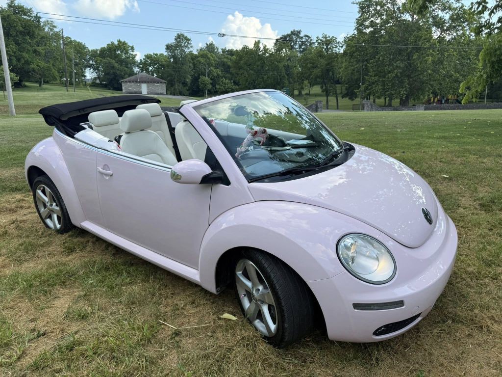 2010 Volkswagen Beetle Image 12