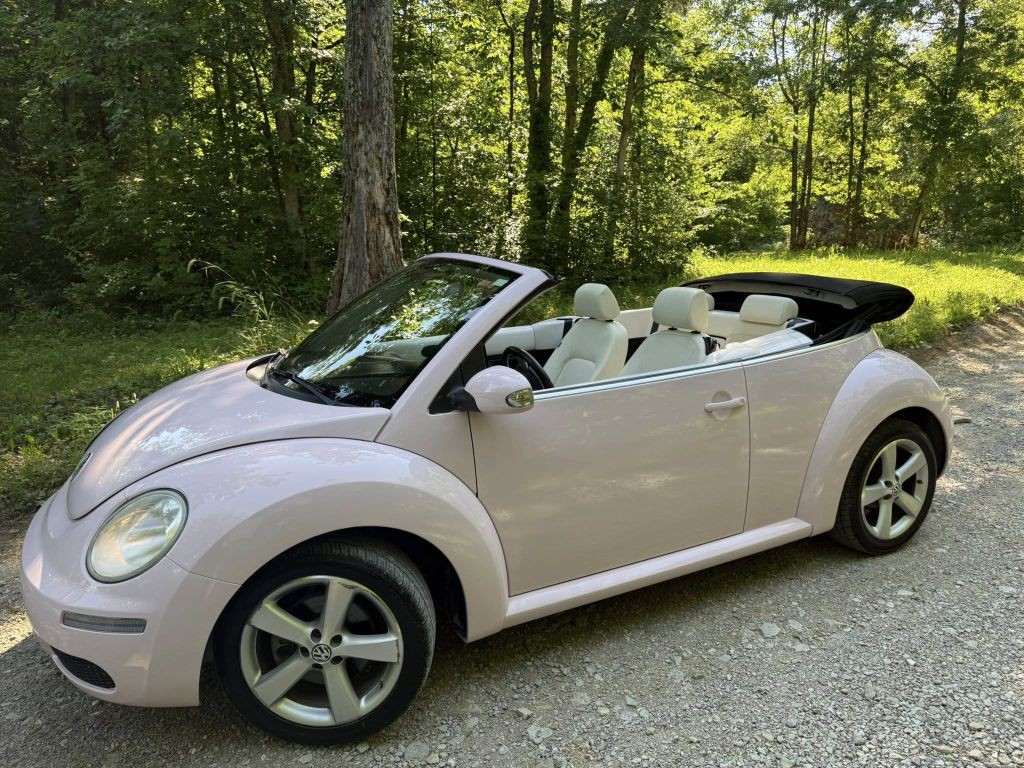 2010 Volkswagen Beetle Image 21