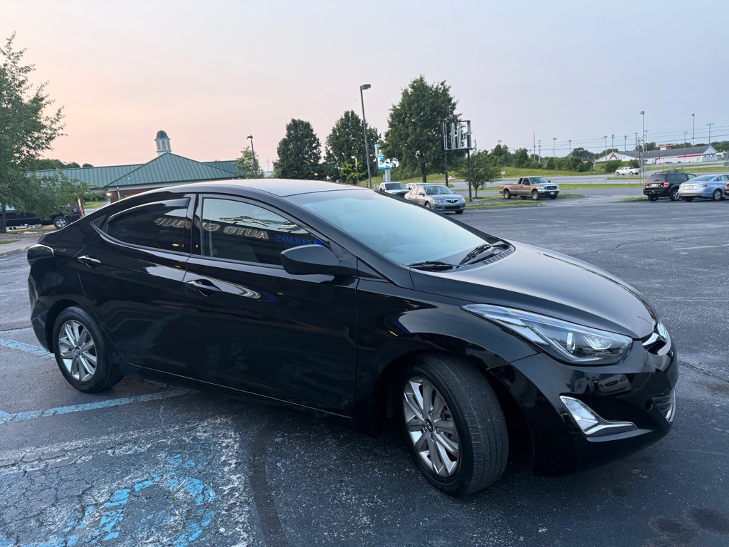 2015 Hyundai Elantra Image 8