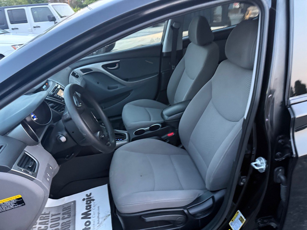 2015 Hyundai Elantra Image 13