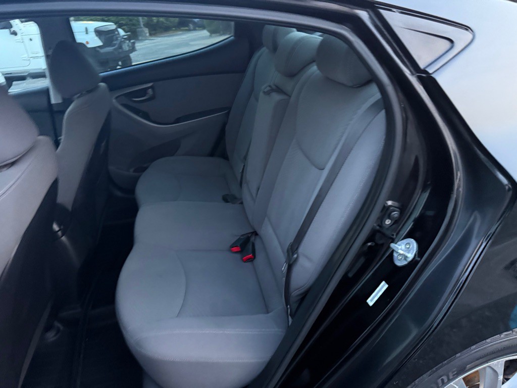2015 Hyundai Elantra Image 15