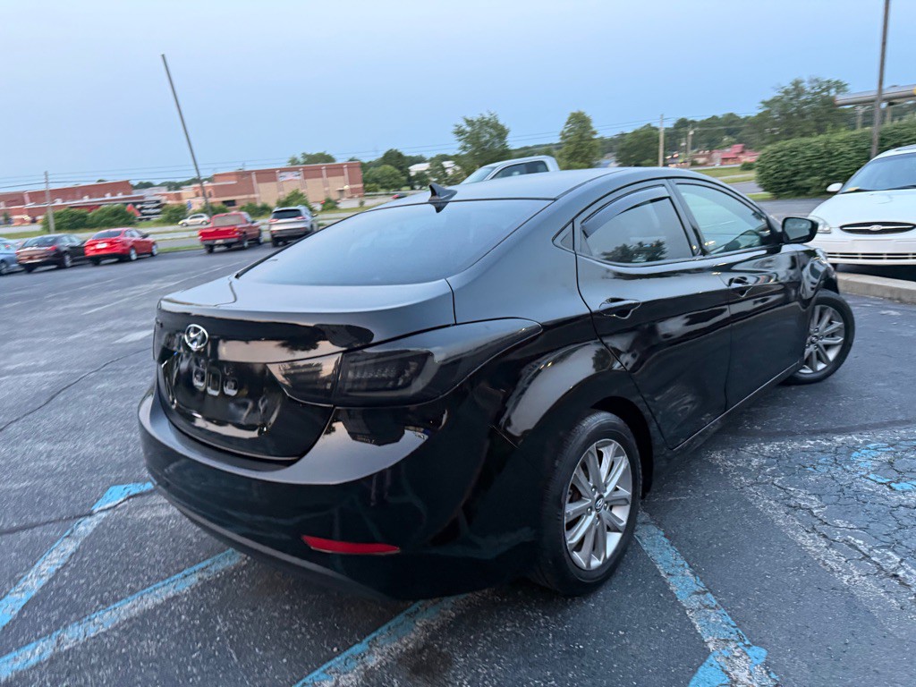 2015 Hyundai Elantra Image 25