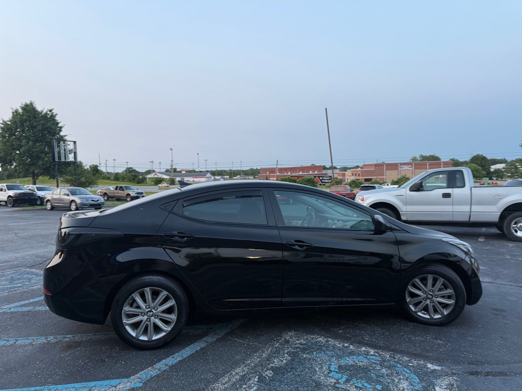 2015 Hyundai Elantra Image 45