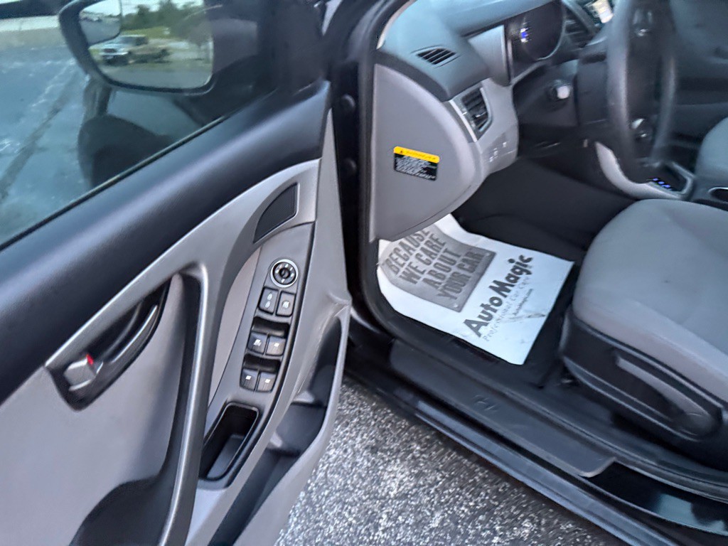 2015 Hyundai Elantra Image 52