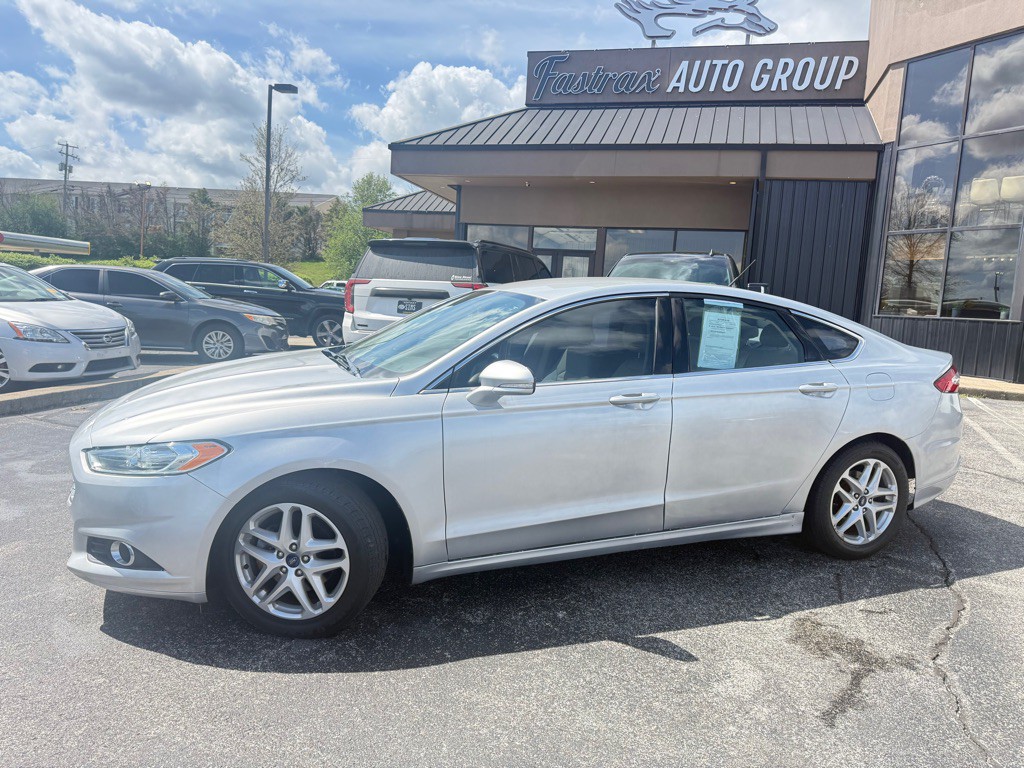2016 Ford Fusion Image 2