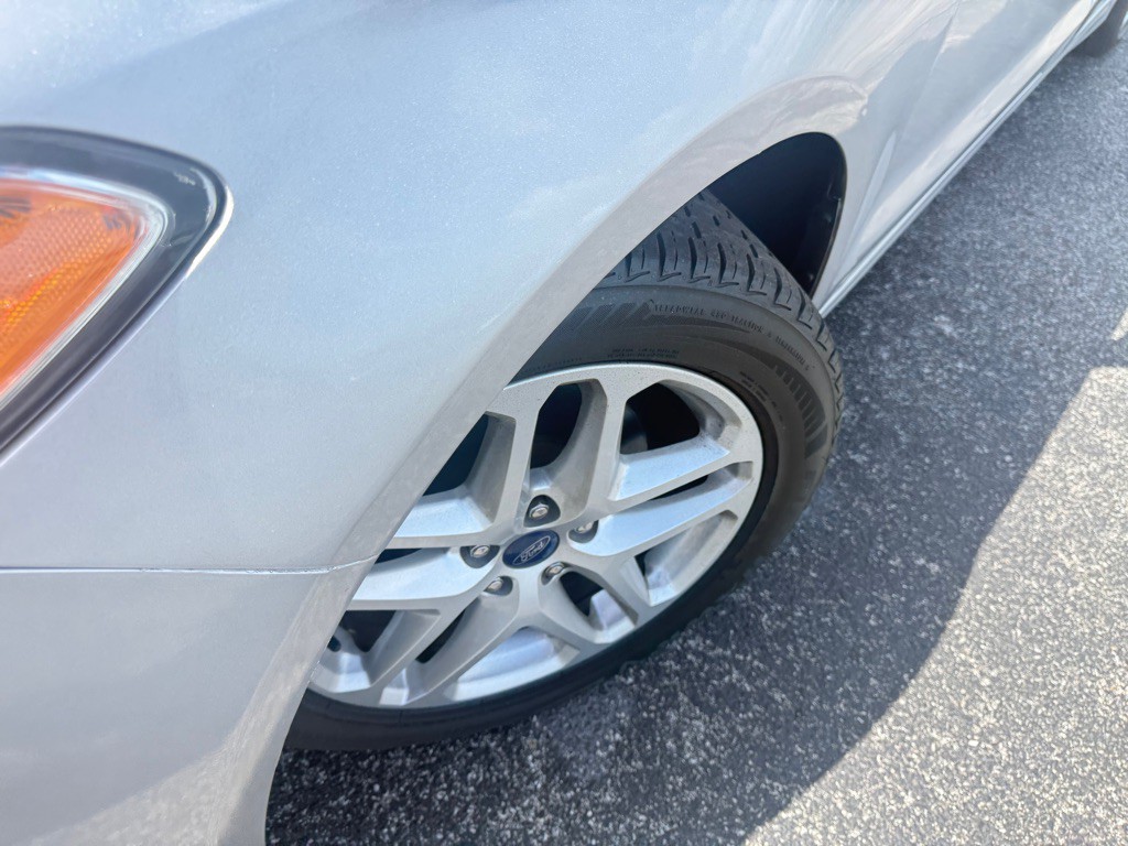 2016 Ford Fusion Image 11