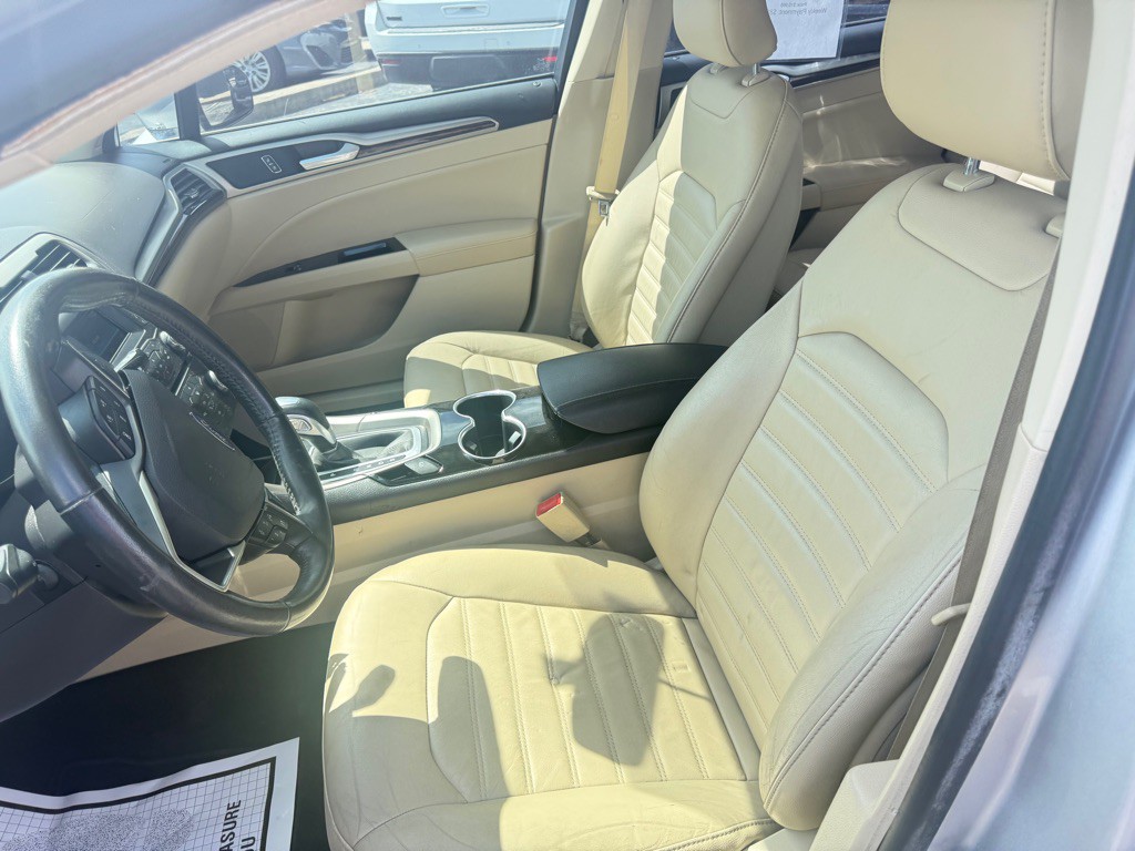 2016 Ford Fusion Image 12