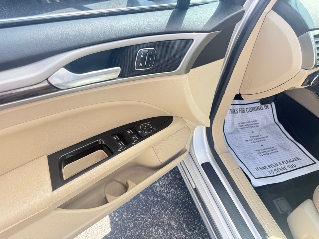 2016 Ford Fusion Image 13