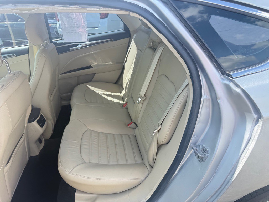 2016 Ford Fusion Image 14