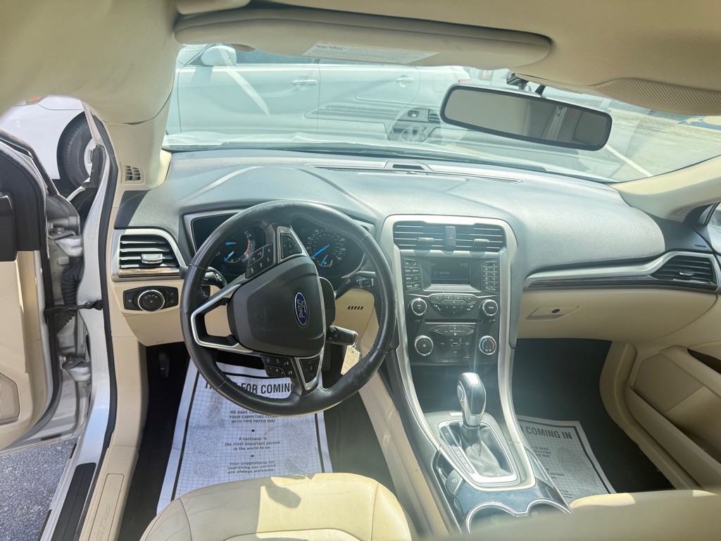 2016 Ford Fusion Image 16