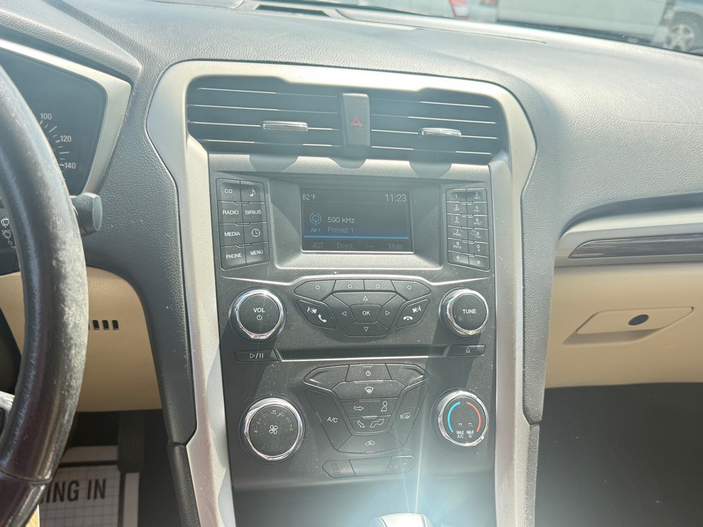 2016 Ford Fusion Image 18