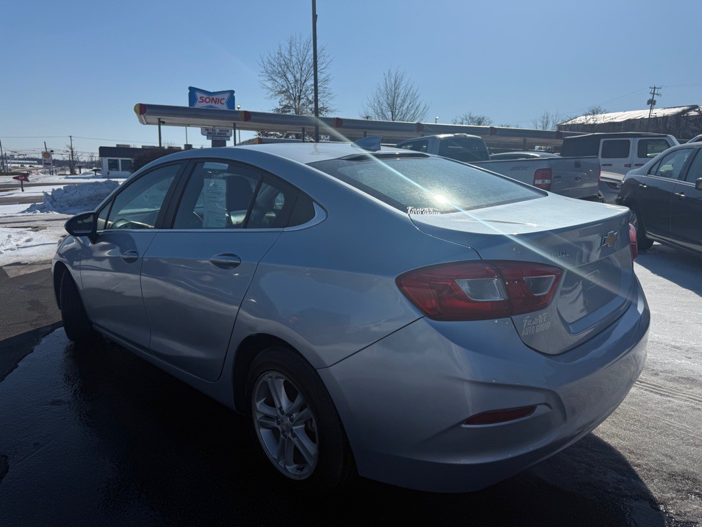 2017 Chevrolet Cruze Image 3