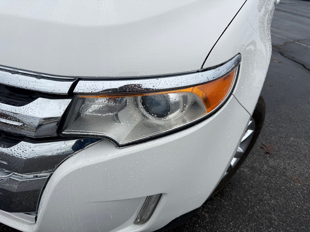 2013 Ford Edge Image 9