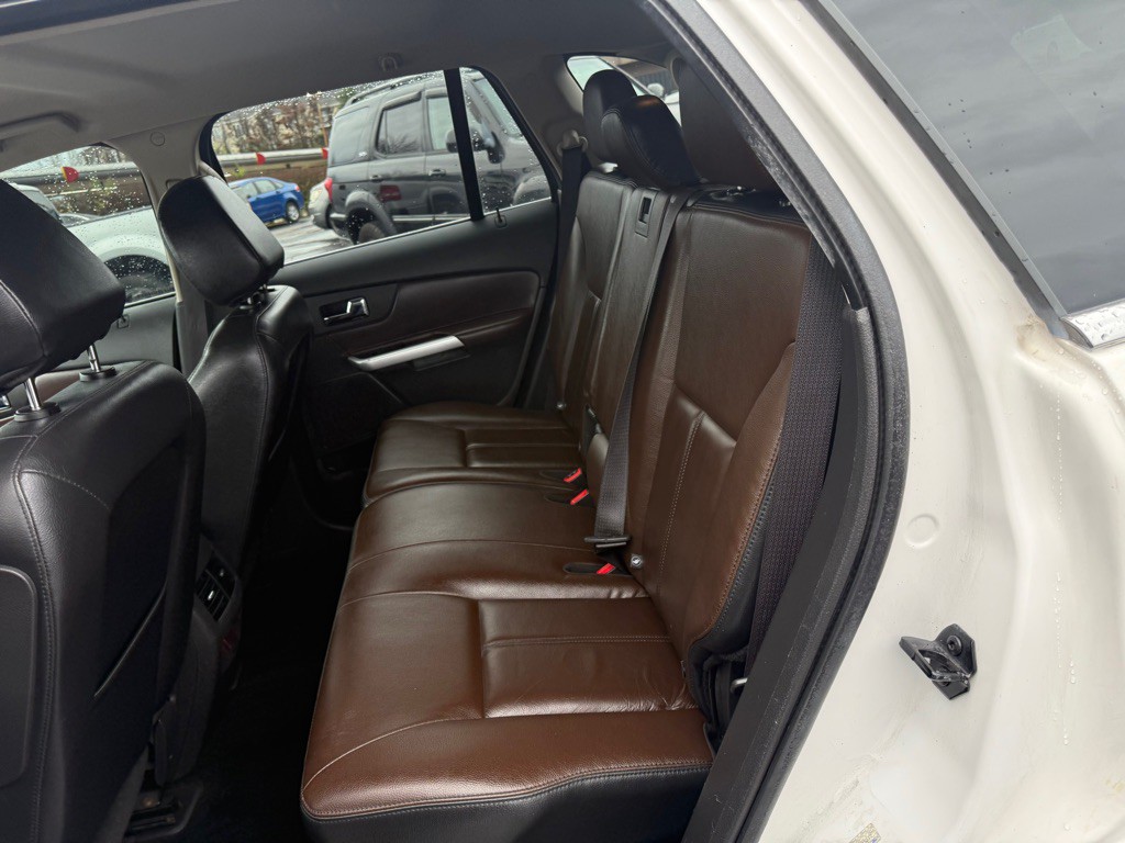 2013 Ford Edge Image 16