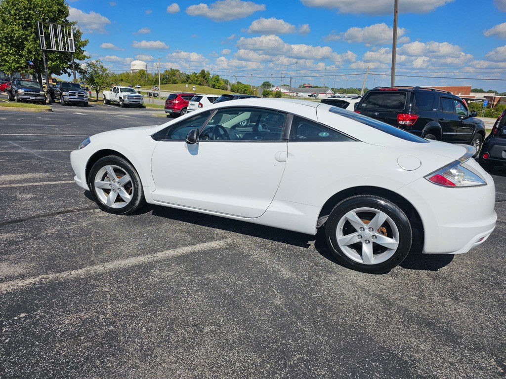 2009 Mitsubishi Eclipse Image 2