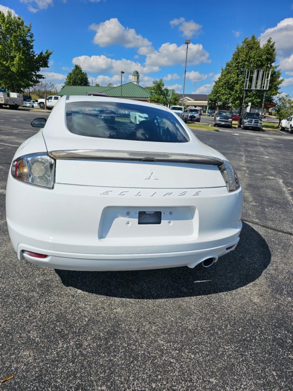 2009 Mitsubishi Eclipse Image 3