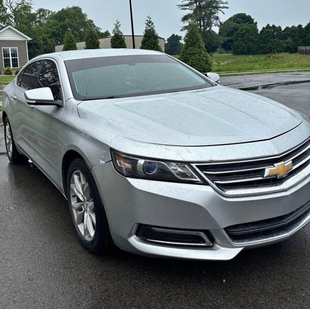 2016 Chevrolet Impala Image 2