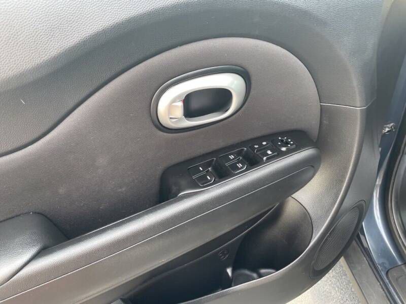 2015 Kia Soul Image 3