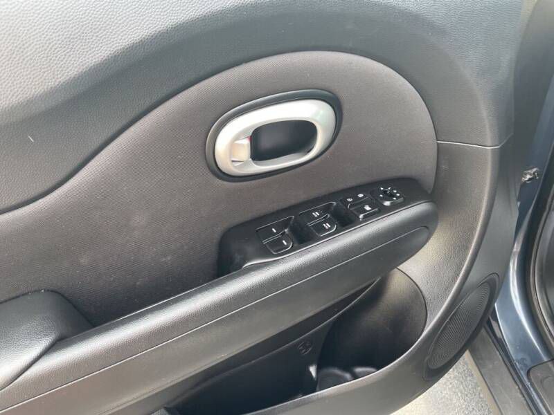 2015 Kia Soul Image 16