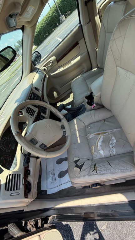 2004 Chevrolet Impala Image 17