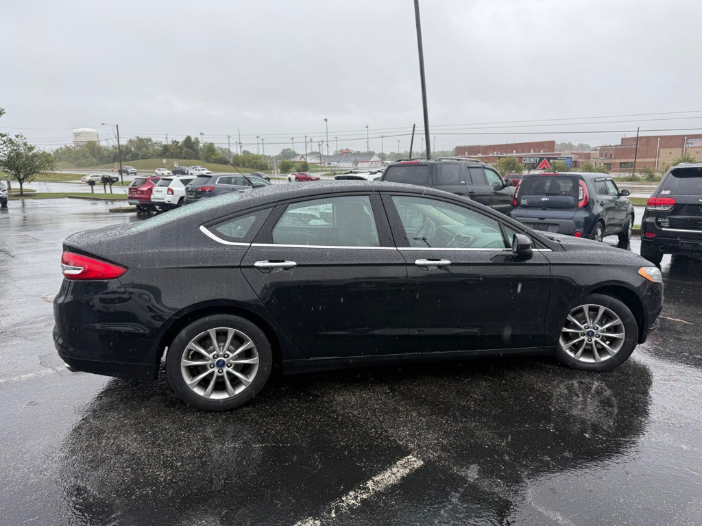 2017 Ford Fusion Image 6