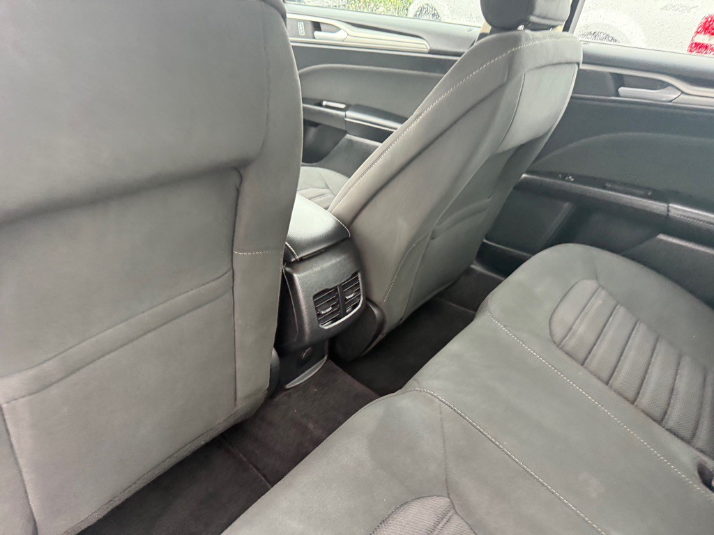 2017 Ford Fusion Image 15