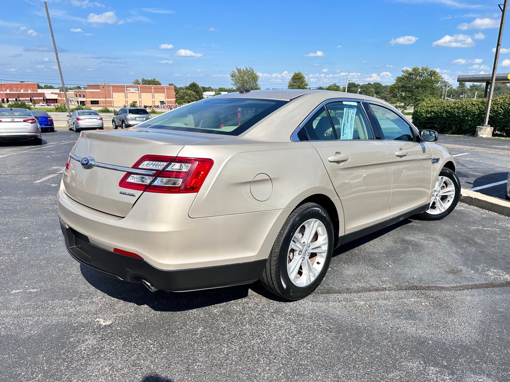 2018 Ford Taurus Image 5