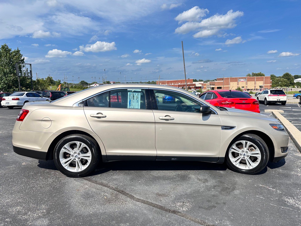 2018 Ford Taurus Image 6