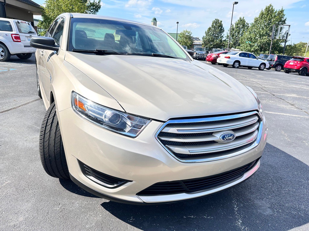 2018 Ford Taurus Image 7