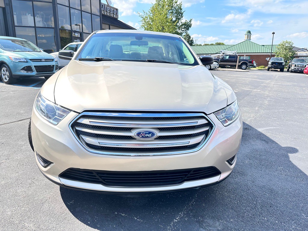 2018 Ford Taurus Image 8