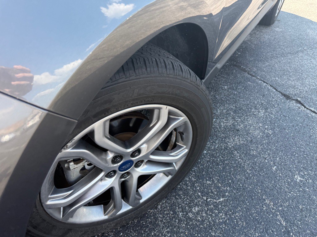 2016 Ford Edge Image 12