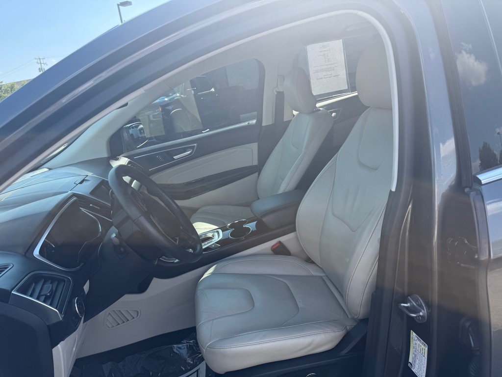 2016 Ford Edge Image 13