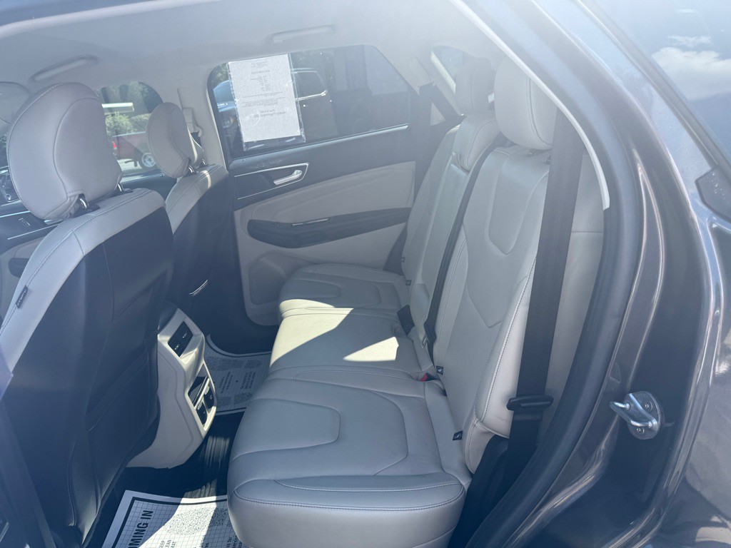 2016 Ford Edge Image 15
