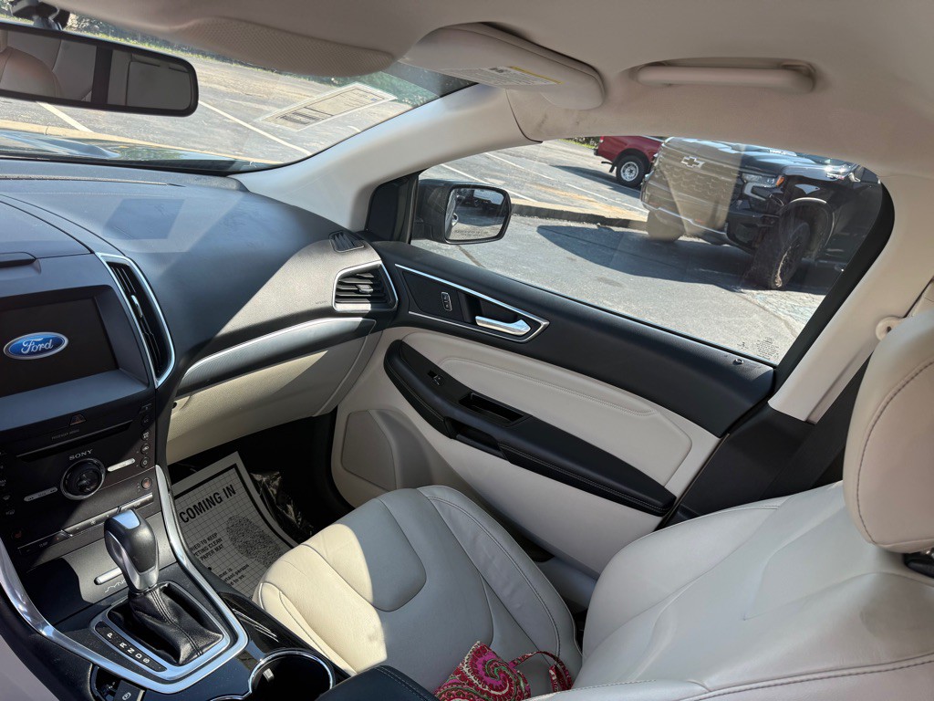 2016 Ford Edge Image 18